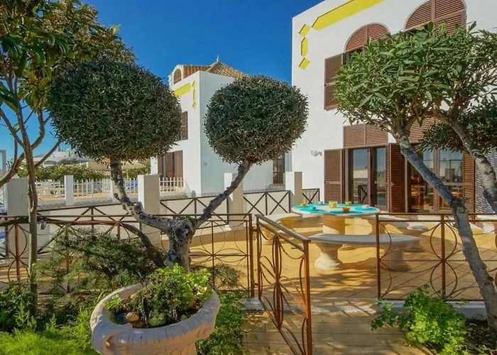 Albuar Mit Eigenem Pool By Interhome Сasa de vacaciones