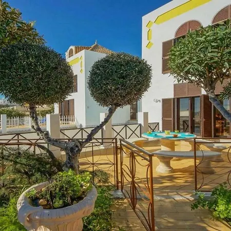 Albuar Mit Eigenem Pool By Interhome בית נופש