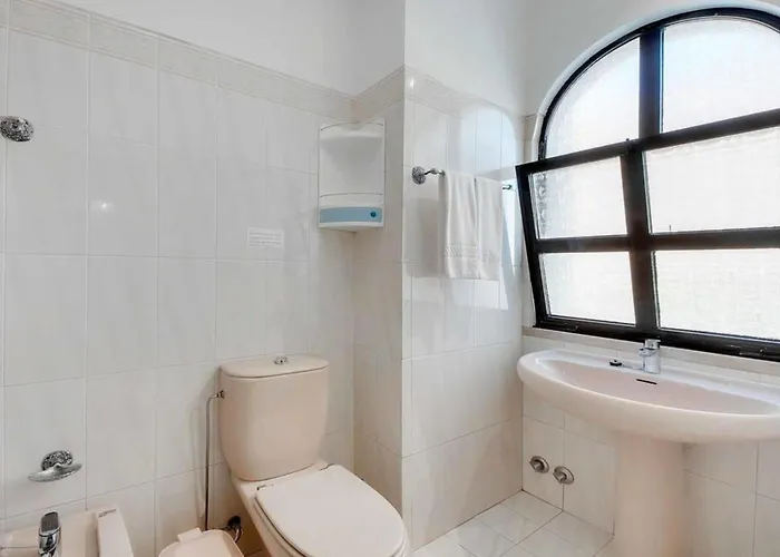 別荘 Albuar Mit Eigenem Pool By Interhome